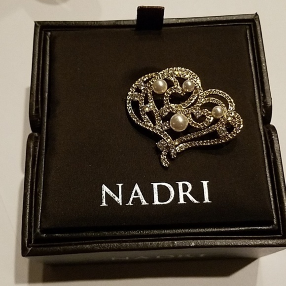 Nadri Gold-tone Crystals & Pearl's brooch pin NWT